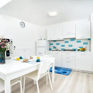  Apartamento Casa Acqua Marina - Only 6 Steps From The Main Road